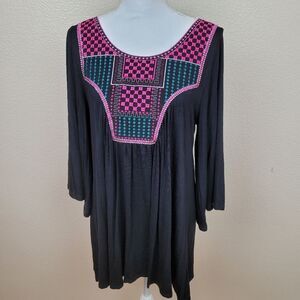 Voll Pink Green on Blk Embroidered Pullover Top M (2369)